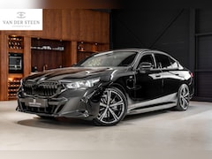 BMW 5-serie - 530e M Sport Edition Panoramadak | H&K | Stoelventilatie