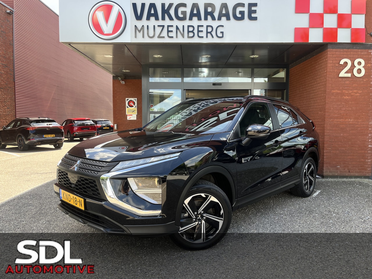 Mitsubishi Eclipse Cross - 2.4 PHEV Intense // LED // CAMERA // KEYLESS // APPLE CARPLAY / ANDROID AUTO // CLIMA // S - AutoWereld.nl