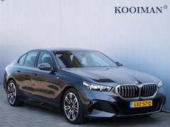 BMW 5-serie - 520i 208 Pk Automaat M-pakket / Leer / Navi / DAB / Apple Carplay / Stoelkoeling