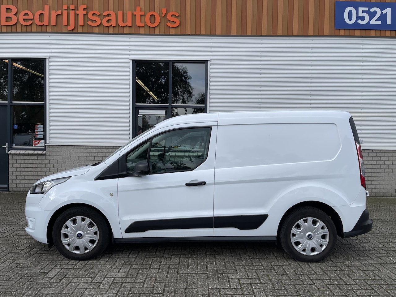 Ford Transit Connect - 1.5 EcoBlue L1 Trend / rijklaar € 13.950 ex btw / lease vanaf € 256 / euro 6 diesel / airc - AutoWereld.nl