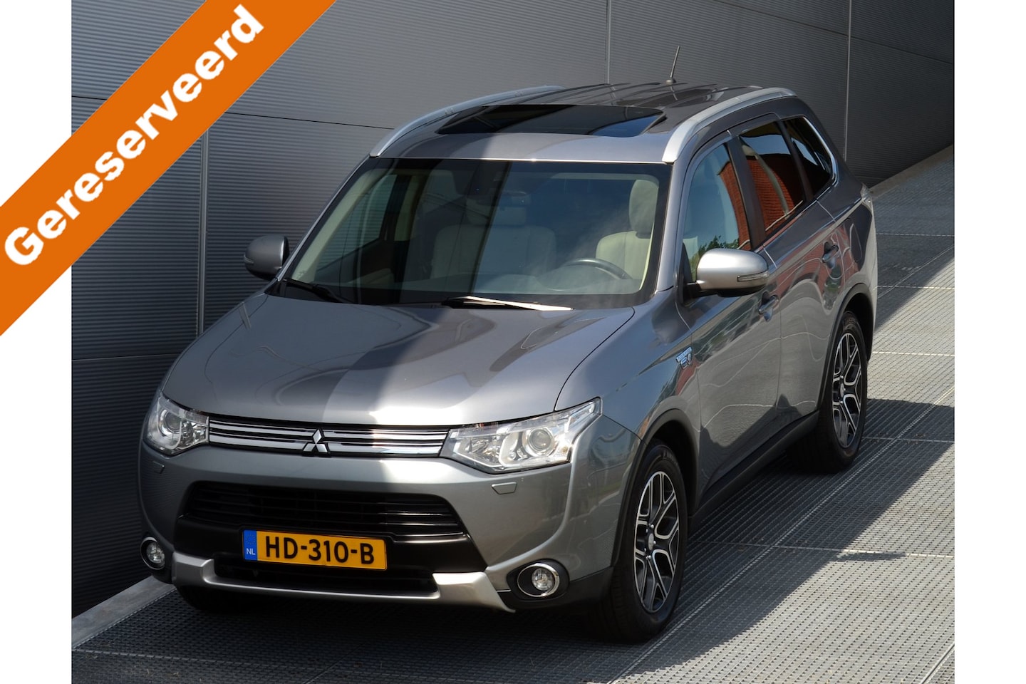Mitsubishi Outlander - PHEV 2.0 INSTYLE PLUS X-LINE 4WD | PLUG IN HYBRID | V2H | FULL OPTIONS | ADPATIEF CRUISE | - AutoWereld.nl