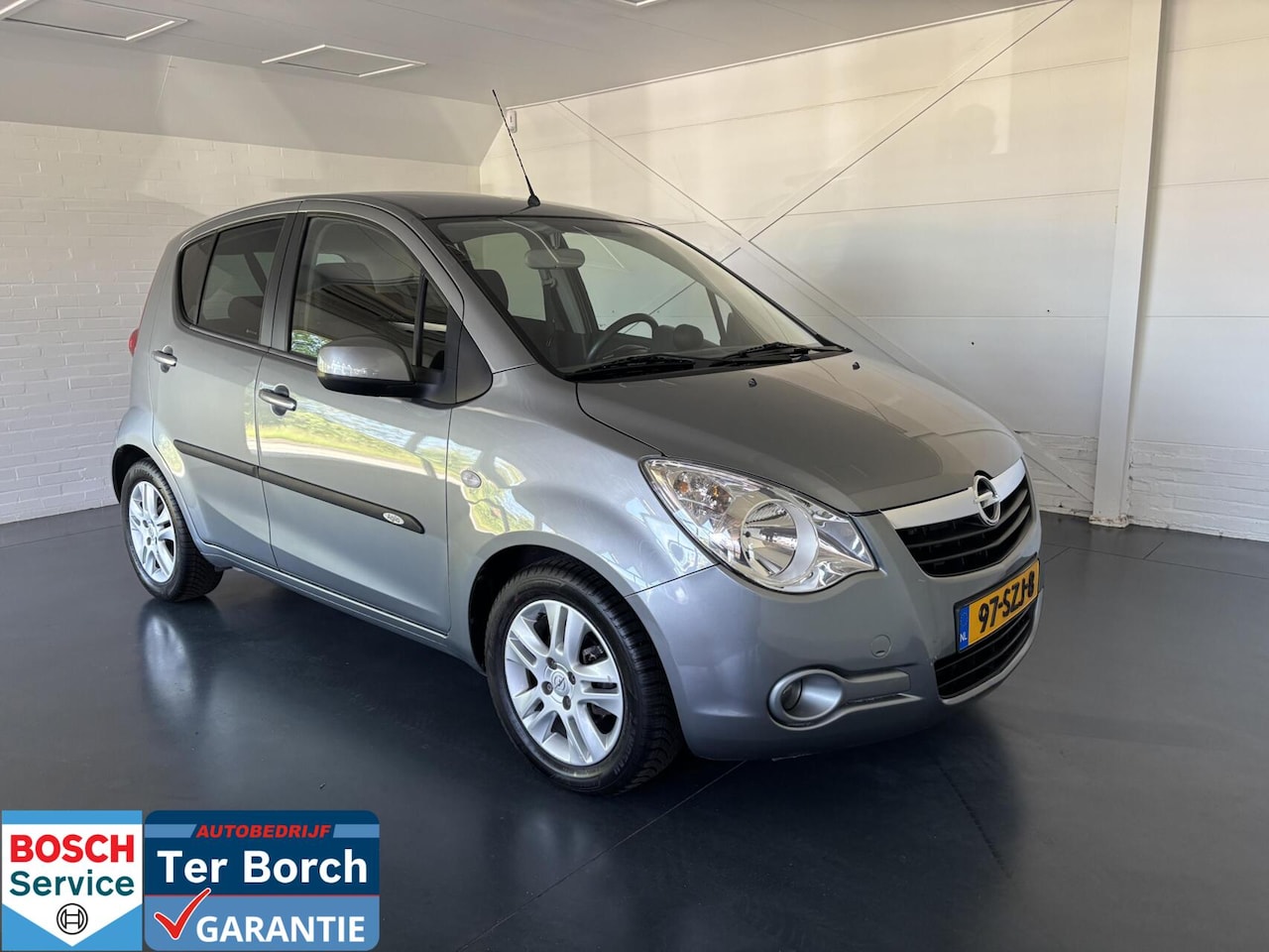 Opel Agila - 1.2 Edition Airco Trekhaak - AutoWereld.nl