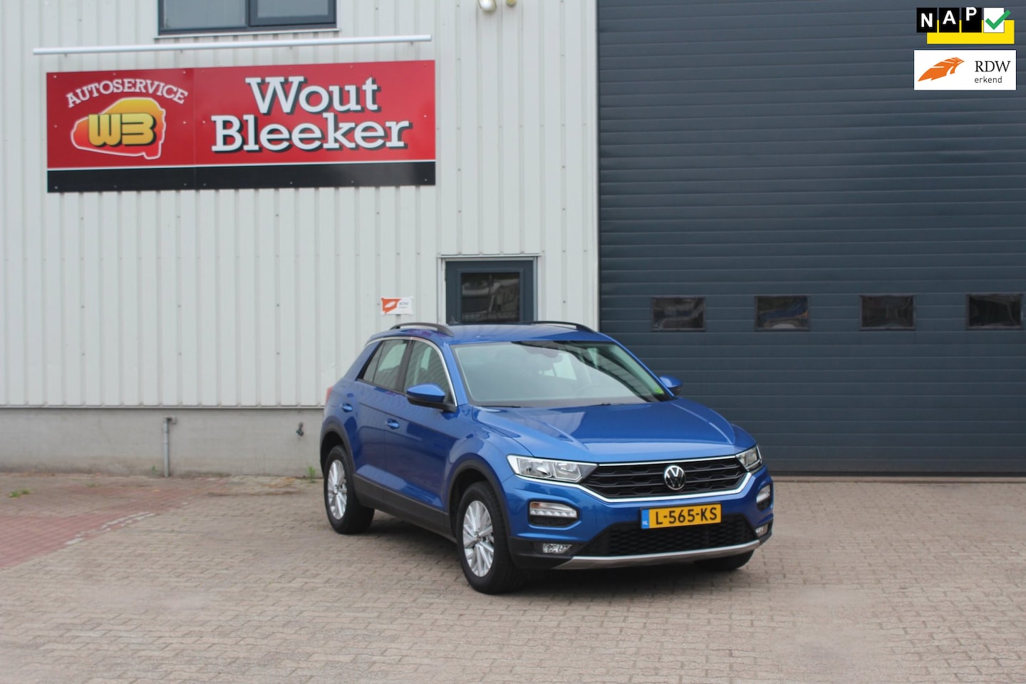 Volkswagen T-Roc - 1.0 TSI Style 1e eigenaar, trekhaak - AutoWereld.nl