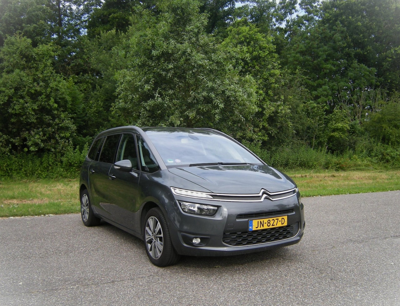 Citroën Grand C4 Picasso - 1.2 PureTech Intensive . 7 Pers . Airco . Cruiscontrol . Navi . Trekhaak . enz - AutoWereld.nl