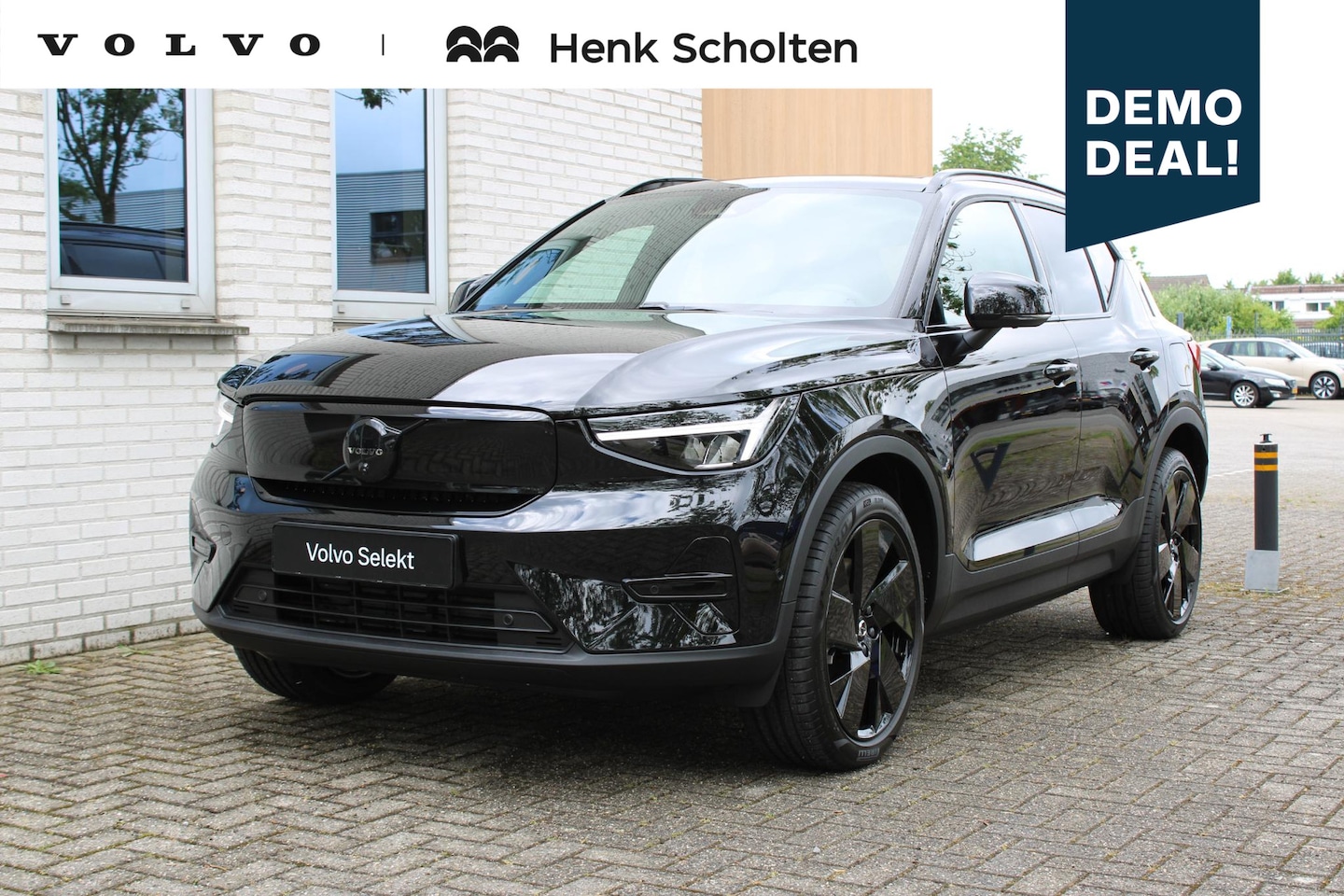 Volvo EX40 - Single Motor Ext. Range Ultra Black Edition Europa | Verlichte Scuff Plate bagageruimtedre - AutoWereld.nl