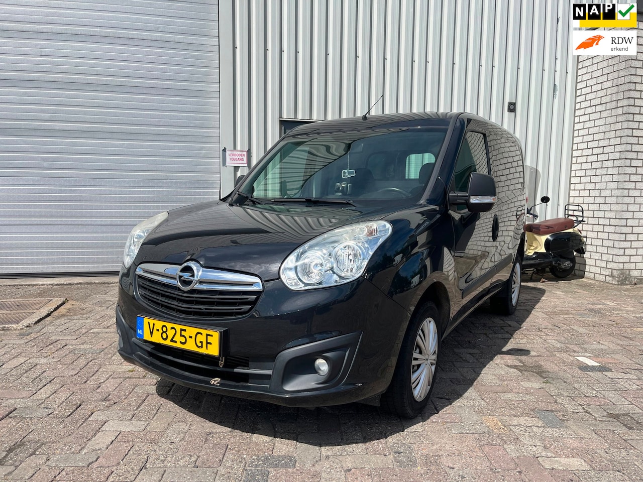 Opel Combo - 1.6 CDTi L1H1 Sport - Motor defect - Schade - AutoWereld.nl