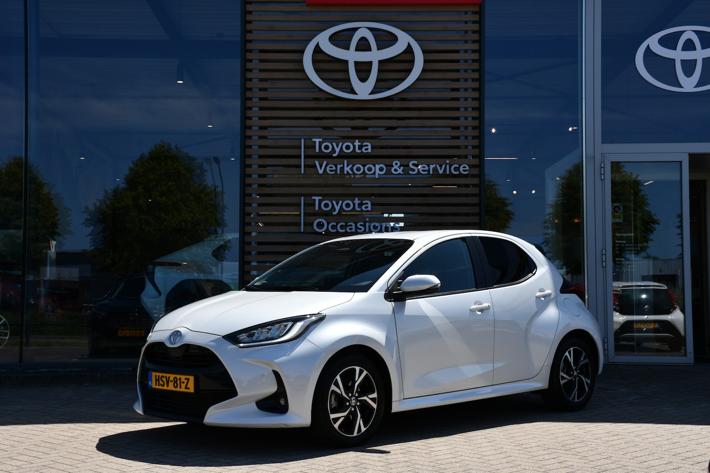 Toyota Yaris - 1.5 Hybrid 115 Dynamic Automaat 116pk | Buitenspiegels elektrisch inklapbaar | Parkeersens - AutoWereld.nl