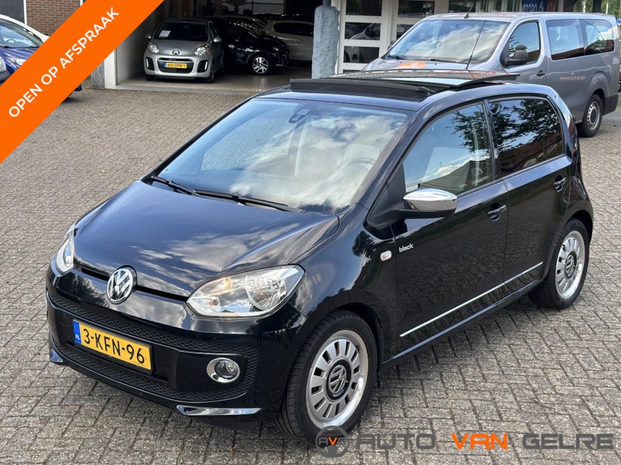 Volkswagen Up! - 1.0 high up! BlueM. Panoramadak*5drs*Black Edition*PDC*Airco*Pri - AutoWereld.nl