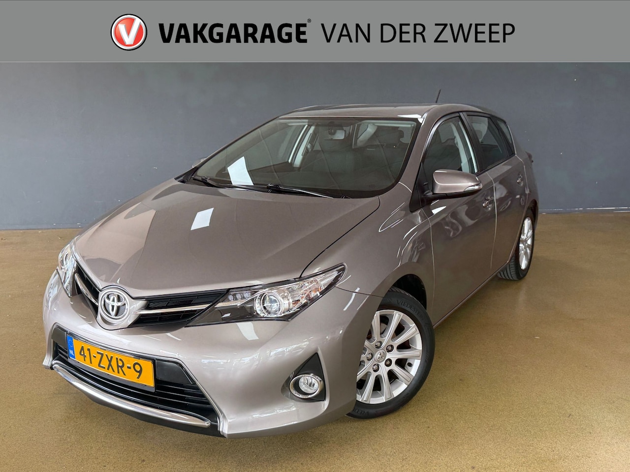 Toyota Auris - 1.3 Aspiration | Navigatie | Camera | Trekhaak. - AutoWereld.nl
