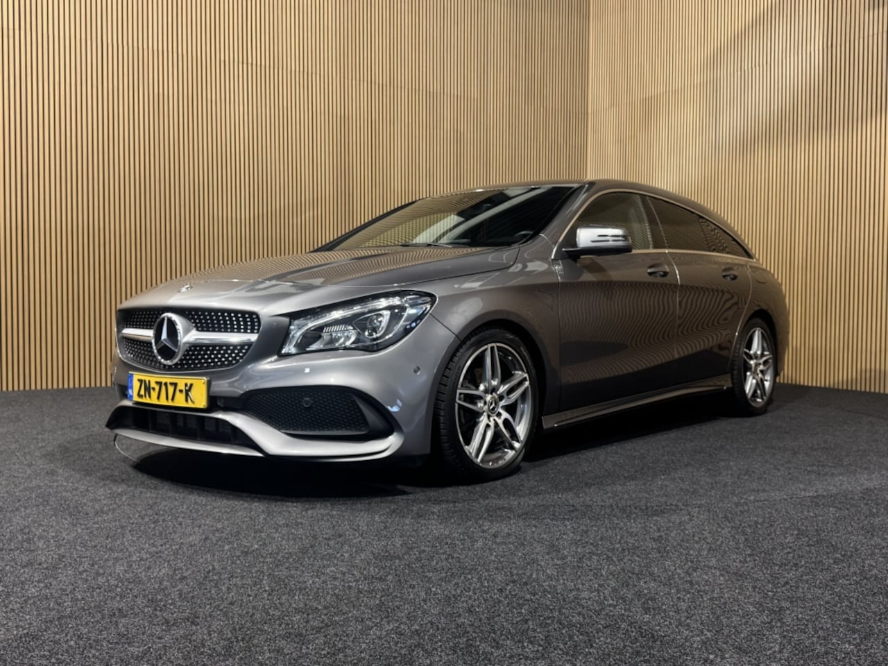 Mercedes-Benz CLA-klasse Shooting Brake - 180 AMG line | Stoelverwarming | Camera | Navi | Leer/Alcantara| - AutoWereld.nl