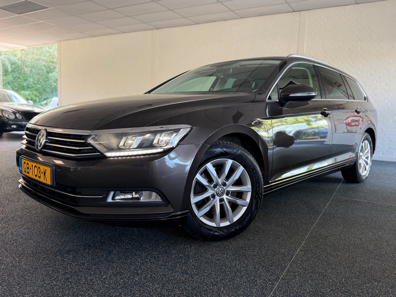 Volkswagen Passat Variant - 1.6 TDI Comfortline | LED | Climate | PDC | Trekhaak | - AutoWereld.nl