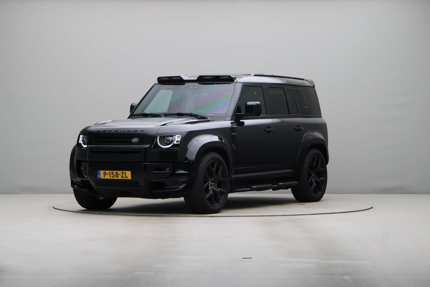 Land Rover Defender 110 - 5.0 P525 110 V8 URBAN - AutoWereld.nl