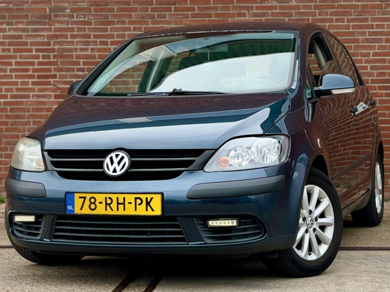 Volkswagen Golf Plus - 1.6 FSI Comfortl.Bns |Clima |CruiseC |Nieuwe APK - AutoWereld.nl