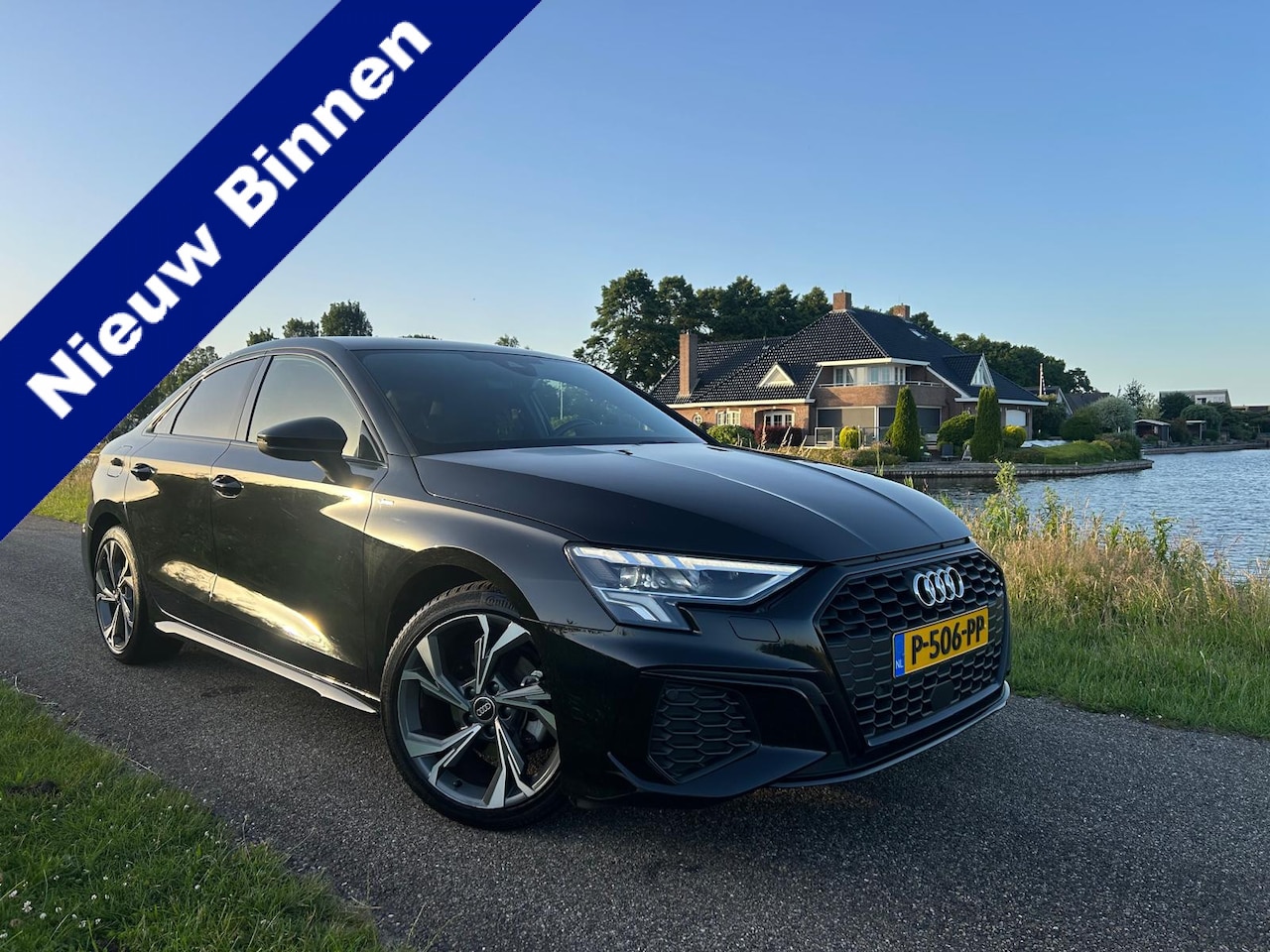 Audi A3 Limousine - 30 TFSI S-Line edition | Apple Carplay | Lane Assist | Parkeersensoren - AutoWereld.nl