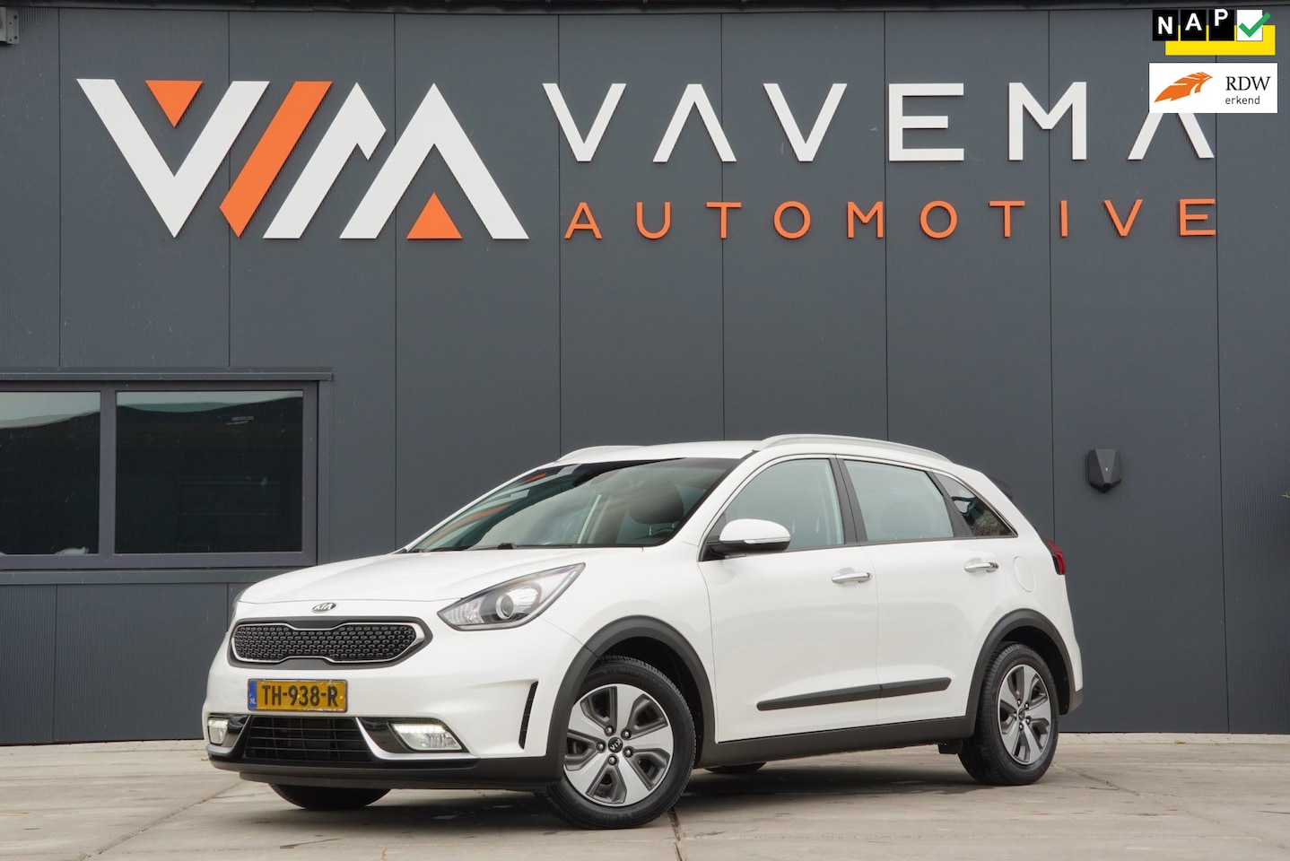 Kia Niro - 1.6 GDi Hybrid DynamicLine 2018 Airco Clima Navi Camera Carplay Android - AutoWereld.nl