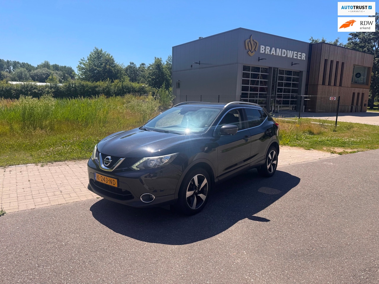 Nissan Qashqai - 1.2 Connect Edition Clima.Navi.Pano - AutoWereld.nl