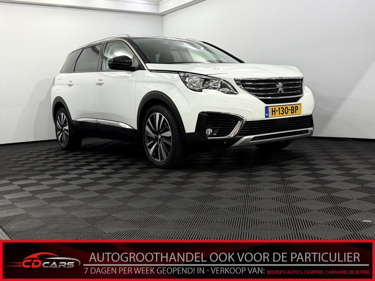 Peugeot 5008 - 1.2 PureTech Blue Lease Premium Avantage 7P Camera, Navi, Half leder, Elektrische achterkl - AutoWereld.nl
