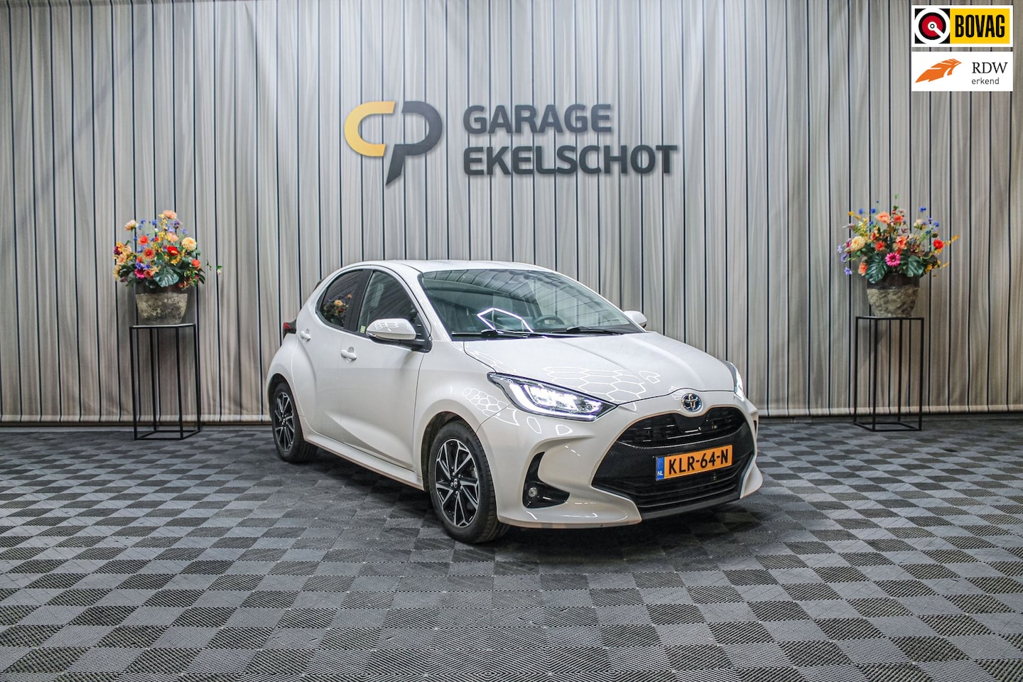 Toyota Yaris - 1.5 Hybrid Dynamic|Stoelverw|Camera|Acc|LM-velgen - AutoWereld.nl
