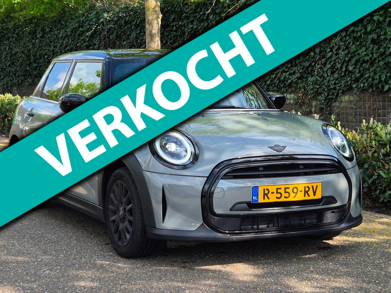 MINI Cooper - Camden Edition CarPlay Black Panel Navi 2e Eig NAP NL Zwart DAK & Lm velgen - AutoWereld.nl