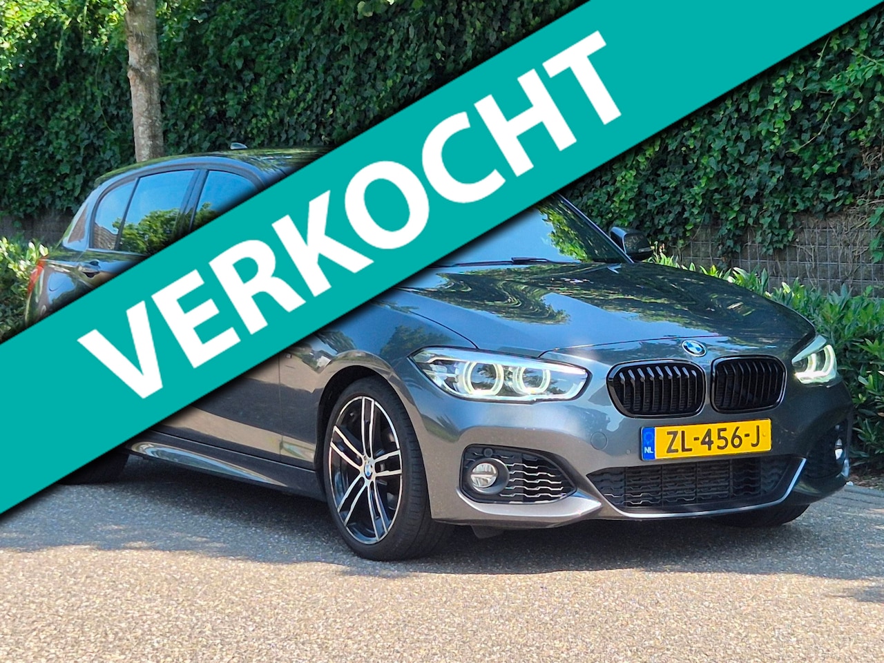 BMW 1-serie - M Sport Edition Apple CarPlay LM Velgen Trekhaak LED NAP Black Panel dash 118i M Sport Edi - AutoWereld.nl