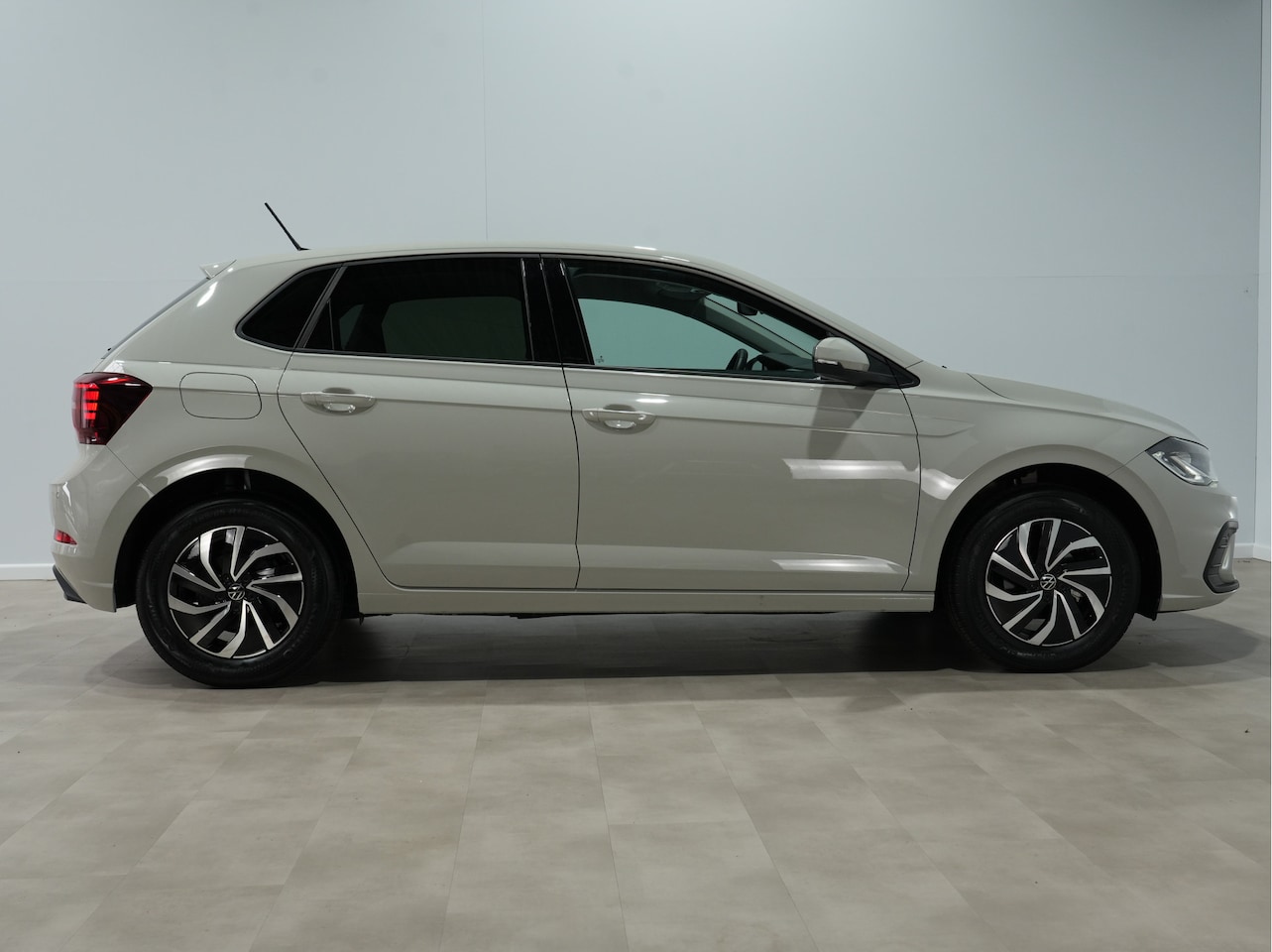 Volkswagen Polo - 1.0 TSI DSG Life Ed. | Full-LED | Android/Carplay | Camera | Lm velgen 044 - AutoWereld.nl
