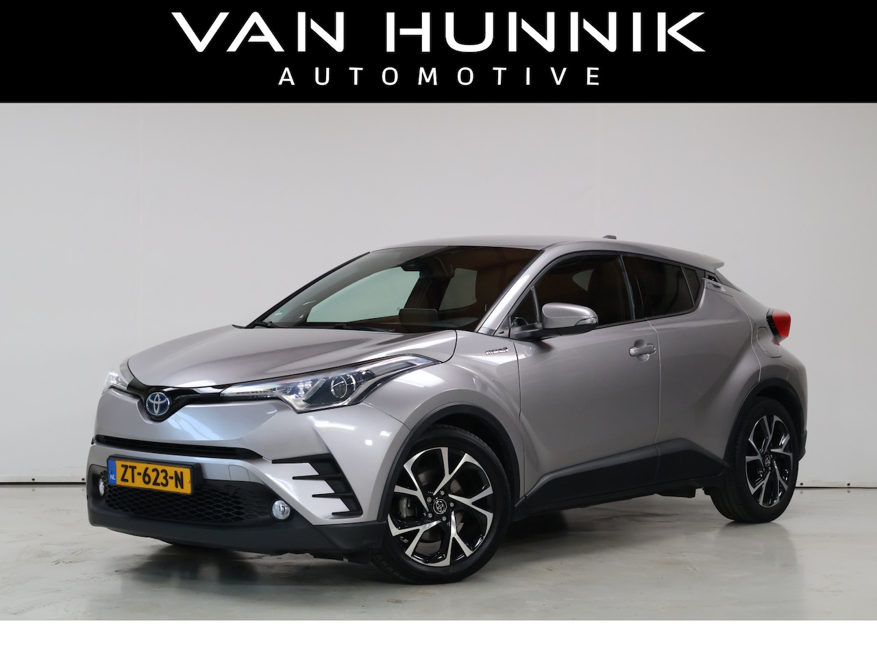 Toyota C-HR - 1.8 Hybrid Dynamic Sport | Trekhaak | JBL | Cruise | Camera - AutoWereld.nl