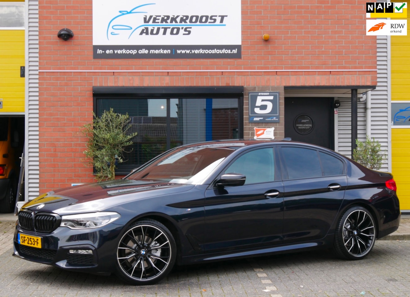BMW 5-serie - 520i High Executive m-sport. memory. camera. - AutoWereld.nl