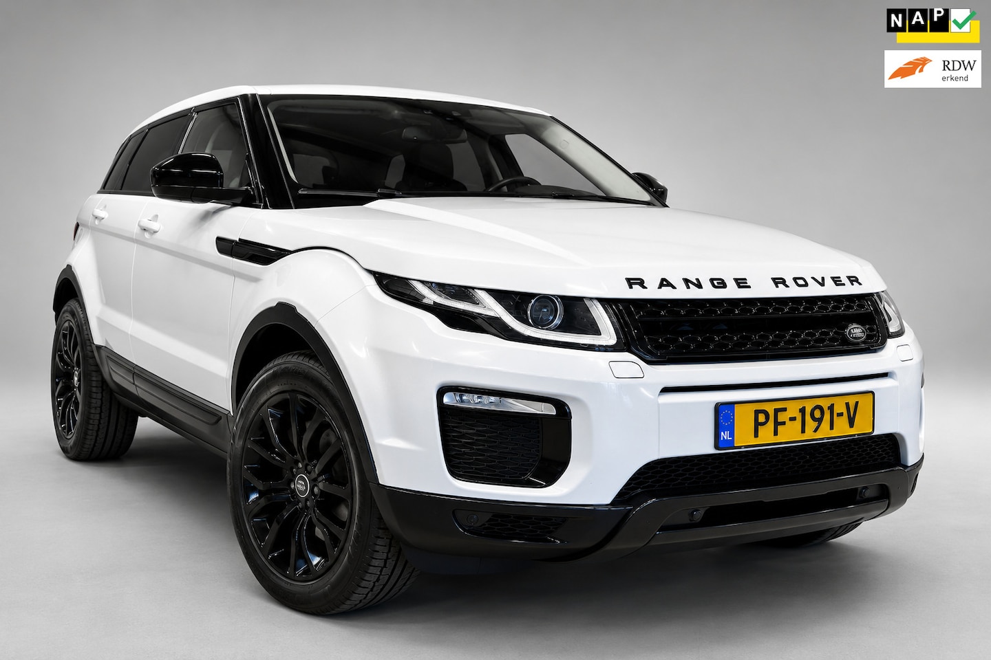 Land Rover Range Rover Evoque - 2.0 TD4 Urban Series SE - Automaat - Panoramadak - Leder - Camera - Dealeroh - Rijklaar - AutoWereld.nl
