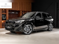 BMW iX1 - xDrive30 Launch Edition 67 kWh M Sport | Pano | H&K