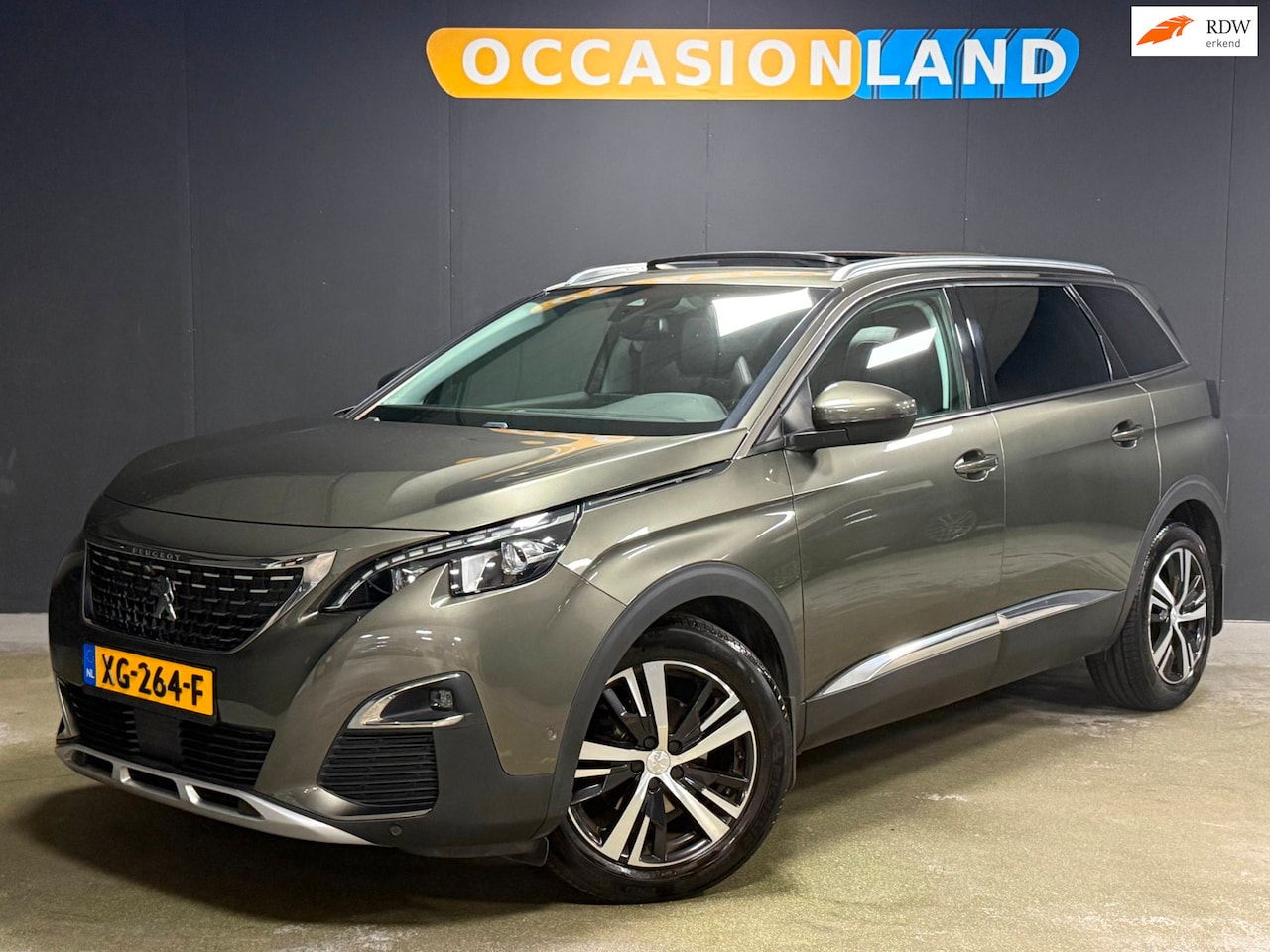 Peugeot 5008 - 1.2 PureTech Allure 7p.|PANO|TREKHAAK|360CAM|KEYLESS|DODEHOEK|SFEER|MEMORY|MASSAGE|STOELV| - AutoWereld.nl