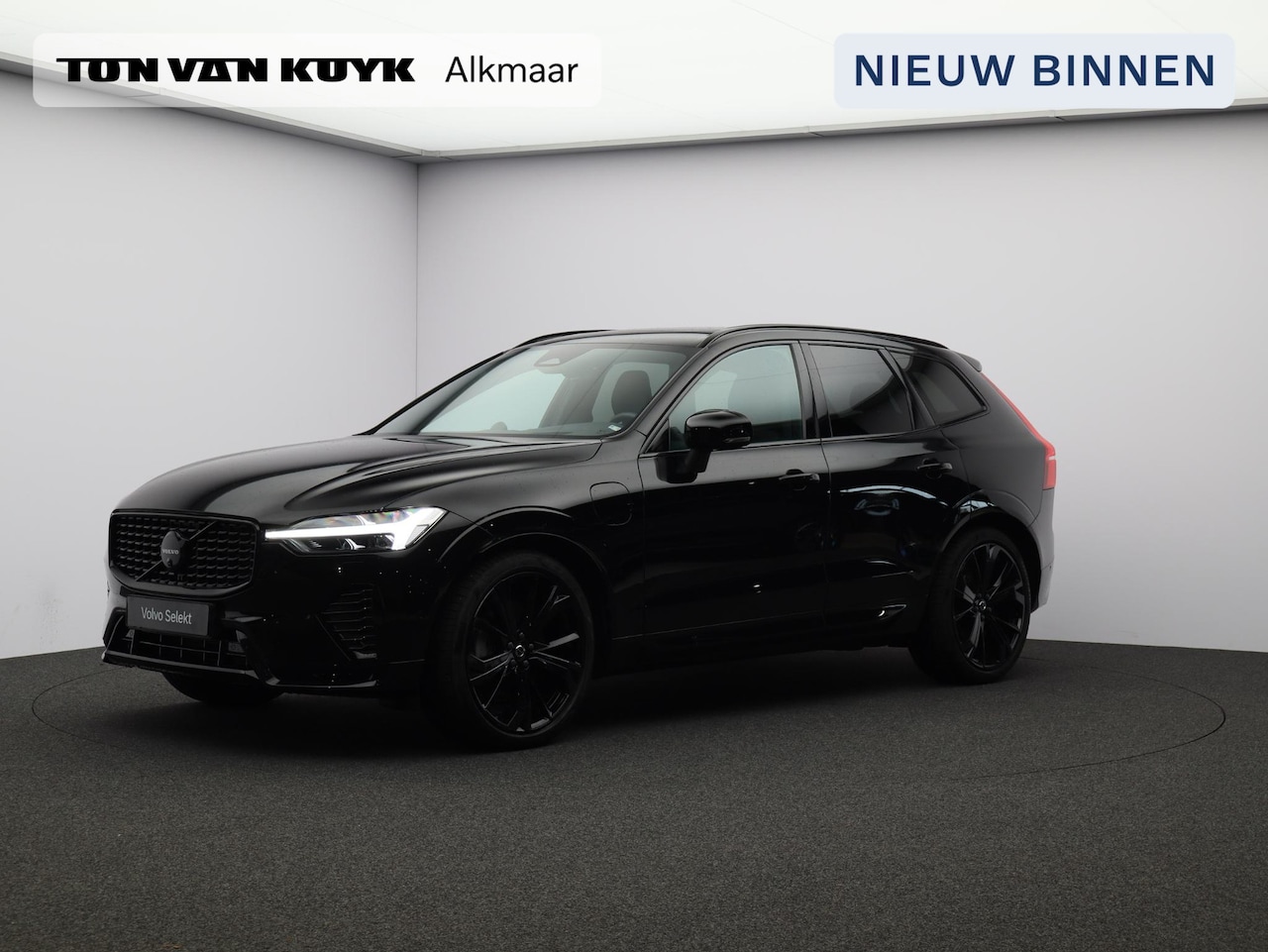 Volvo XC60 - 2.0 T8 Plug-in hybrid AWD Ultra Black Edition / Trekhaak / Luchtvering / Head-Up Display / - AutoWereld.nl