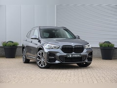BMW X1 - xDrive25e 220pk M-Sport Pano|Trekh|Memory|HUD|Cam