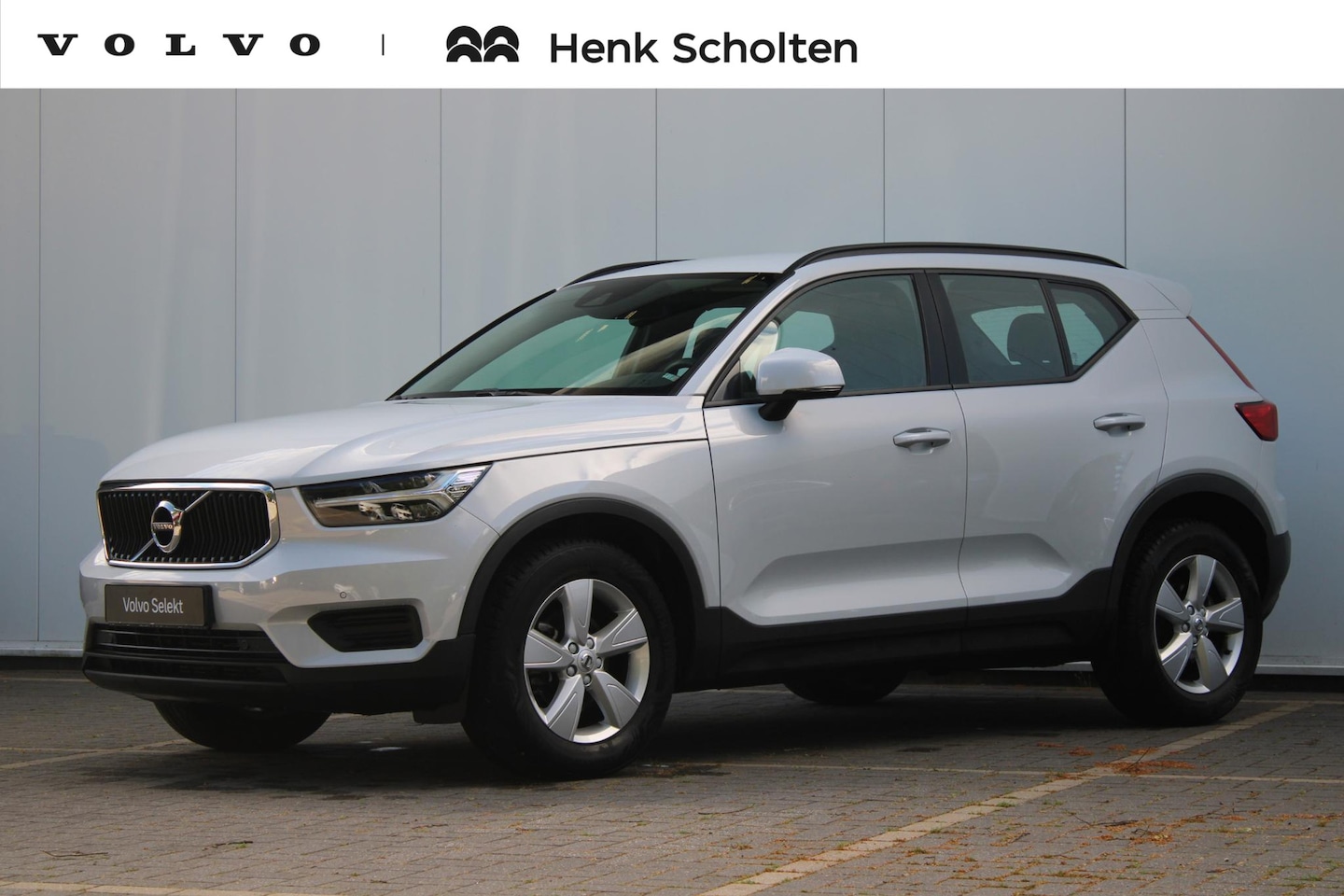 Volvo XC40 - 1.5 T2 Momentum | Parkeersensoren voor + achter | Parkeercamera | 17'' Lichtmetalen velgen - AutoWereld.nl
