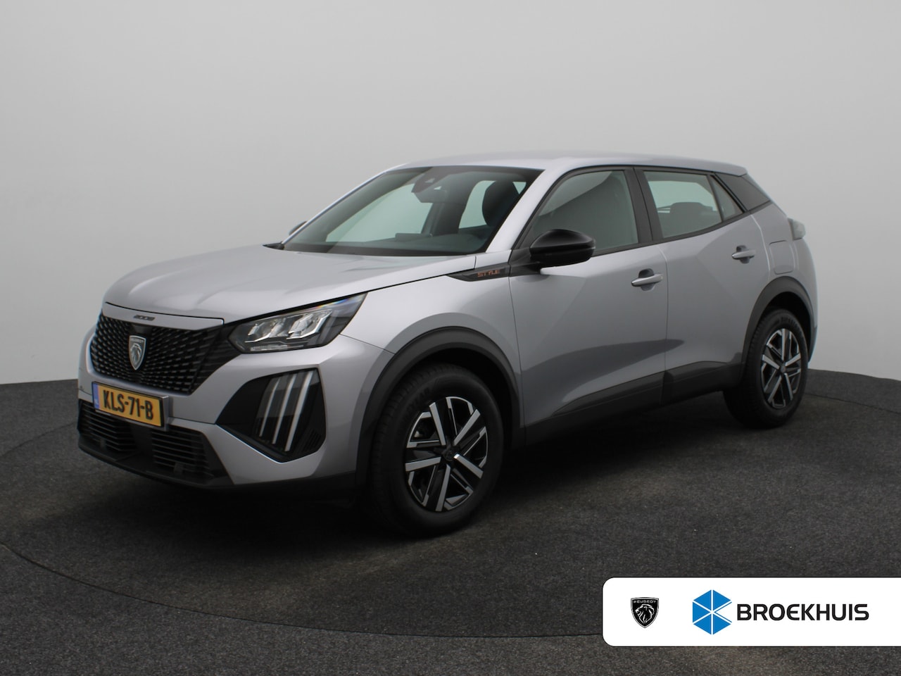 Peugeot 2008 - 1.2 Hybrid 136 Style | Automaat | Navi | Clima | Cruise | Camera | Apple carplay/ Android - AutoWereld.nl