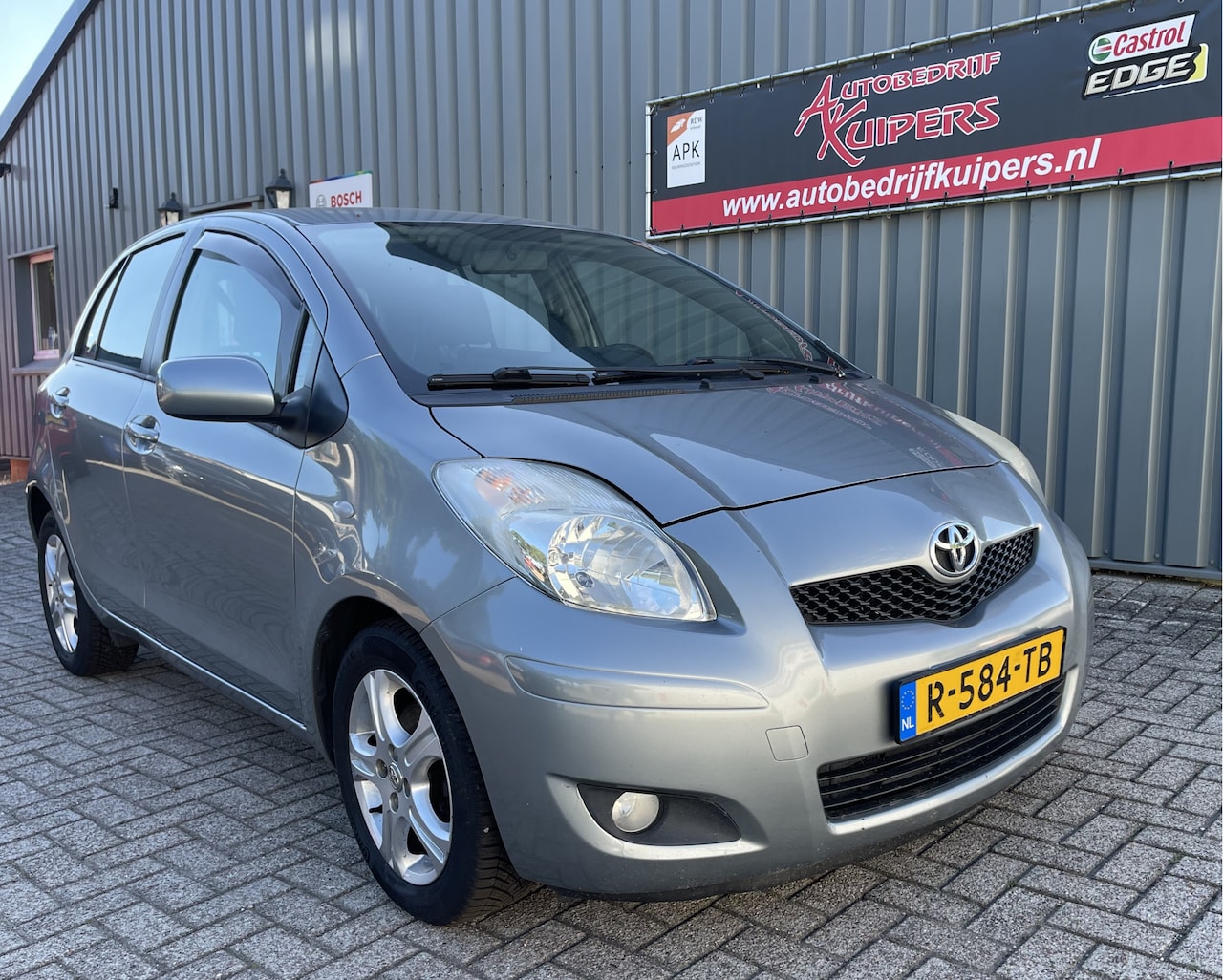 Toyota Yaris - 1.3 VVTi Comfort Airco.Lm.velgen.Audio.Electr.pakket - AutoWereld.nl