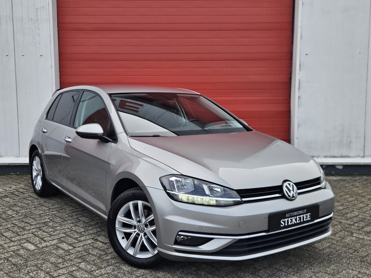 Volkswagen Golf - 1.0 TSI Comfortline | Carplay | Camera | Trekhaak - AutoWereld.nl