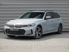 BMW 3-serie Touring - 330e xDrive M-Sport | Panoramadak | HUD | Facelift | Camera |