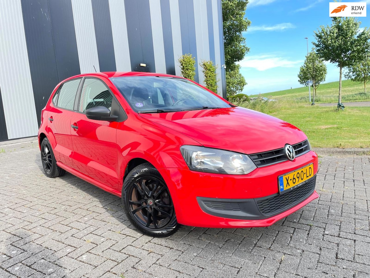 Volkswagen Polo - 1.2 Easyline Airco-Lmv-ElekPakket-2 Sleutels - AutoWereld.nl