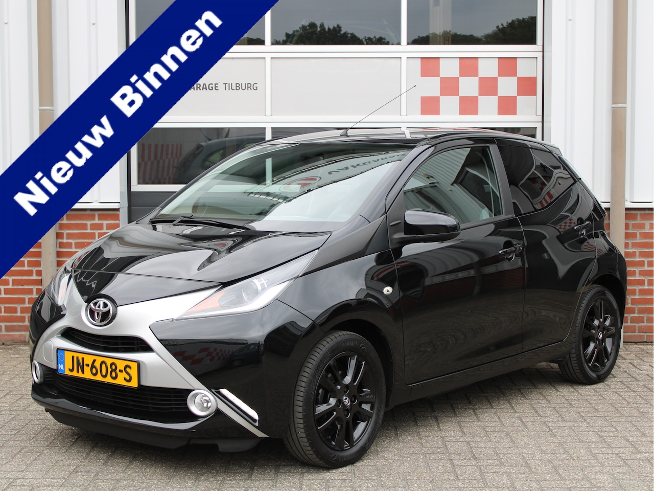 Toyota Aygo - 1.0 VVT-i X-Sport Cruise/Navi/Airco/Camera/Bluetooth - AutoWereld.nl