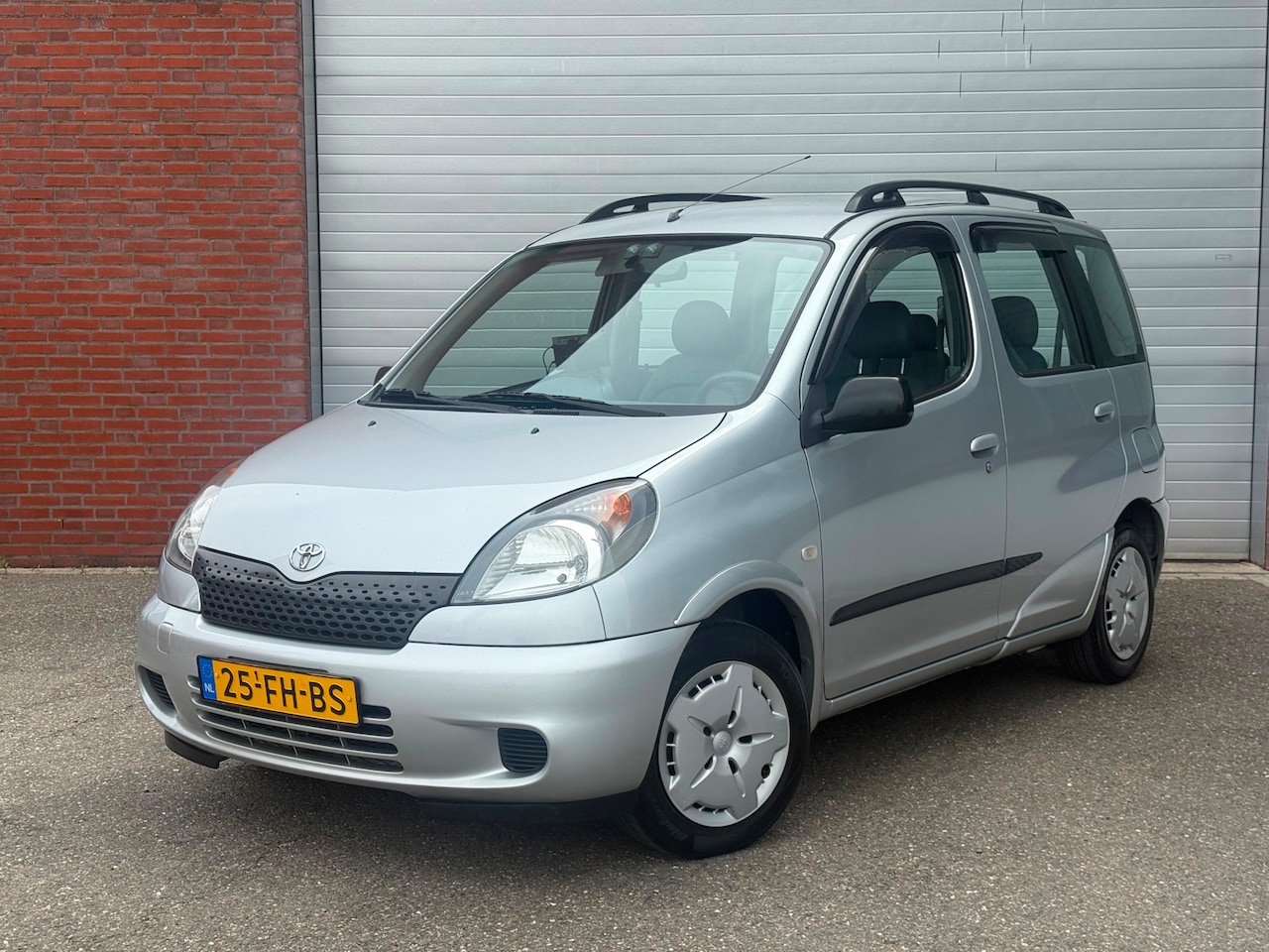 Toyota Yaris Verso - 1.3-16V VVT-i Luna| CARPLAY| NAP| NEW APK - AutoWereld.nl