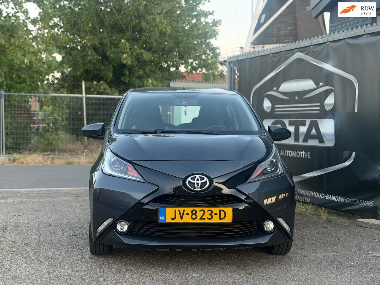Toyota Aygo - 1.0 VVT-i x-play 1.0 VVT-i x-play - AutoWereld.nl