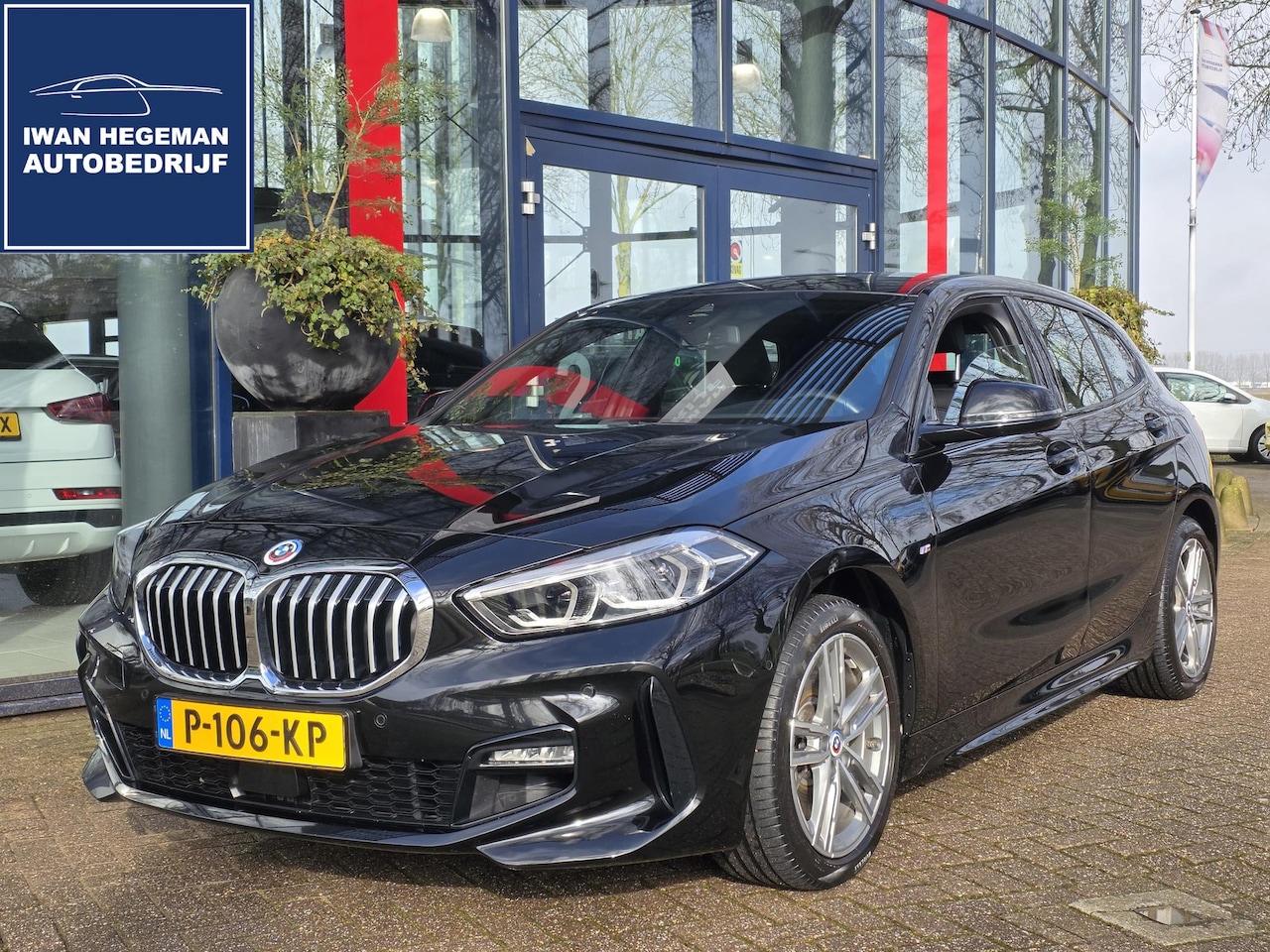 BMW 1-serie - 120i M-Sport | Navigatie | Sportstoelen | Cruise Control | Apple carplay / Android auto - AutoWereld.nl