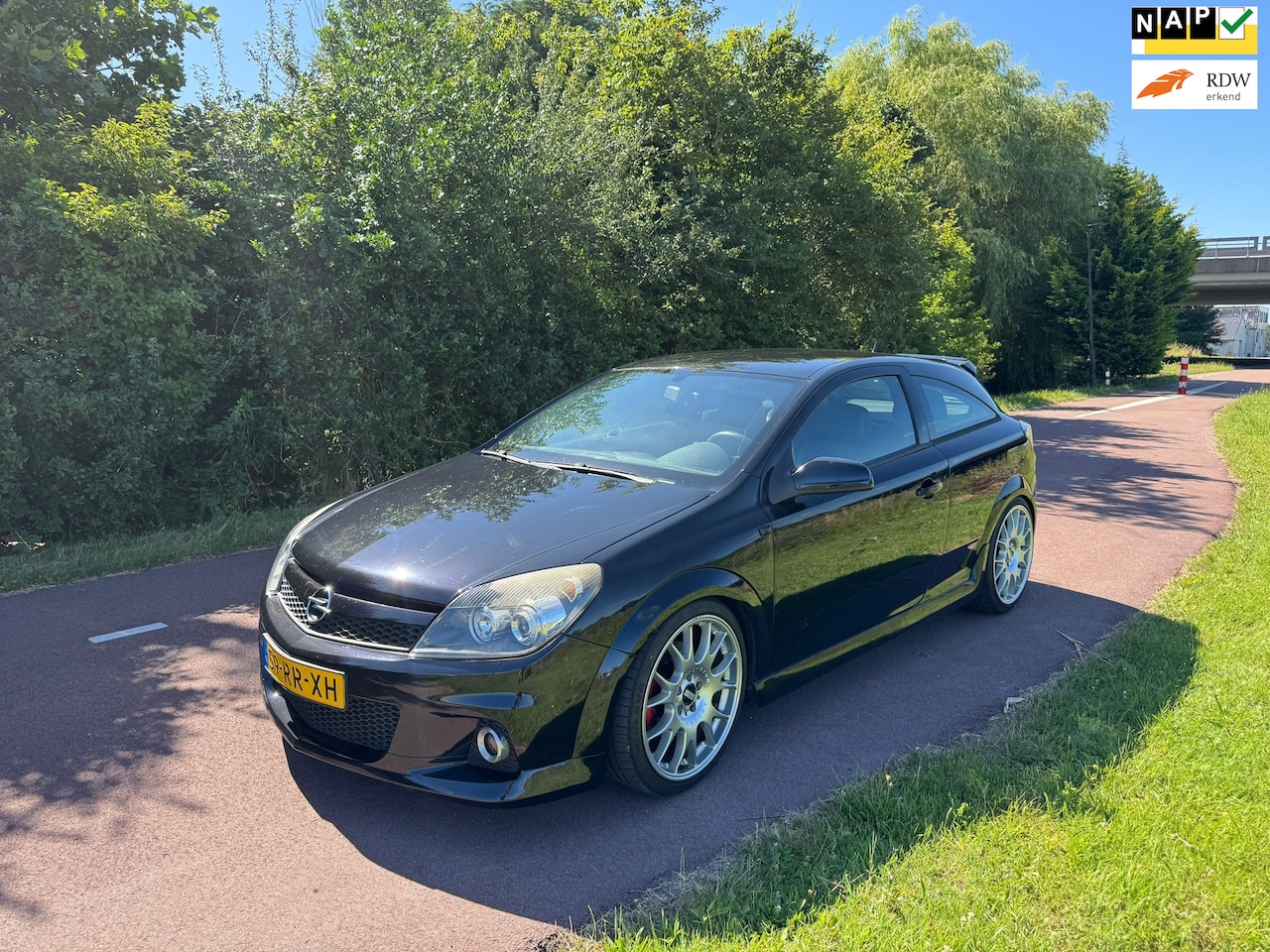 Opel Astra GTC - 2.0 T OPC |Dis=V.V|Luxe| - AutoWereld.nl