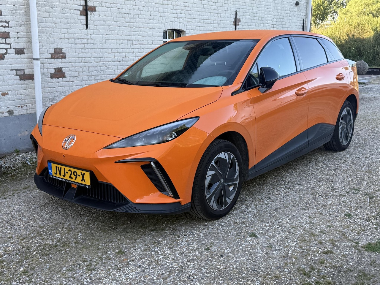MG MG4 Electric - Luxury 64 kWh - AutoWereld.nl