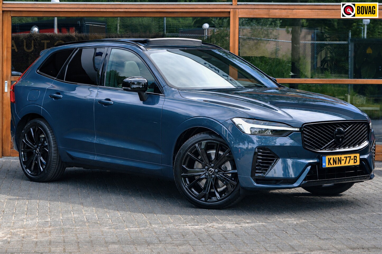 Volvo XC60 - T8 Hybride AWD Ultra Black Edition | Luchtvering | Head-Up Display | Trekhaak | Harman/Kar - AutoWereld.nl