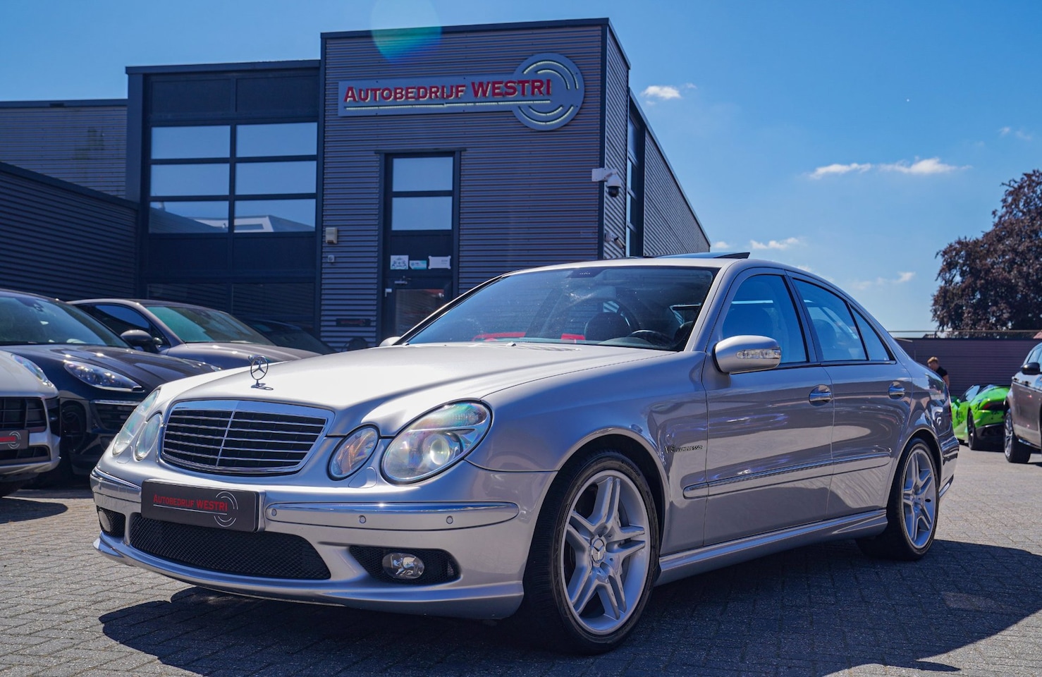 Mercedes-Benz E-klasse - AMG 55 | Schuif/kanteldak | Automaat | Youngtimer | Climatronic | PDC | Xenon | Uitmuntend - AutoWereld.nl