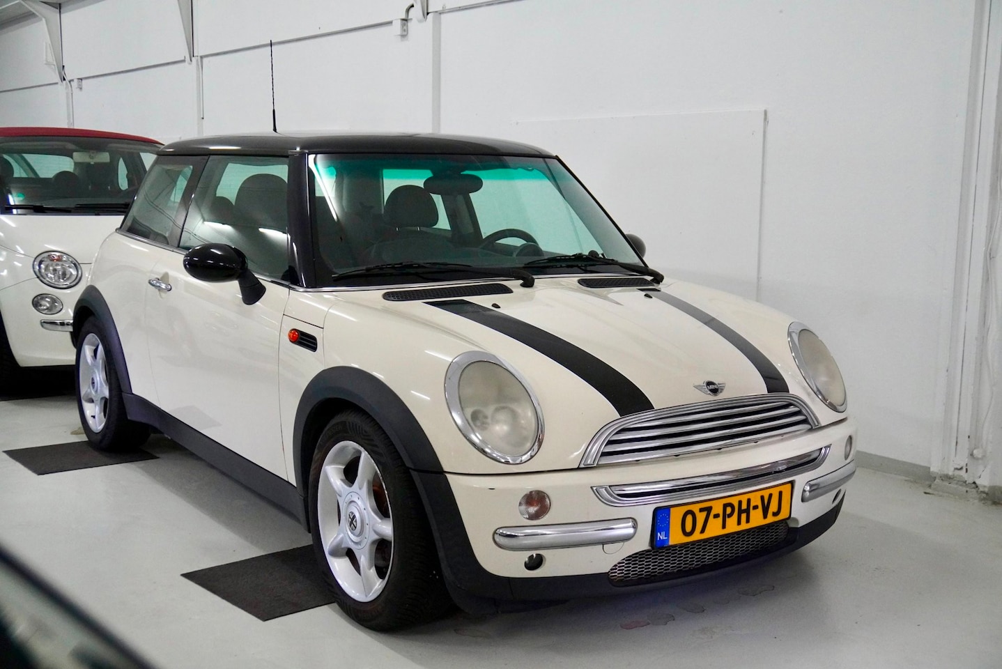 MINI 3-Deurs - 1.6 Cooper Chili LEDER AIRCO CRUISE LM VELGEN - AutoWereld.nl