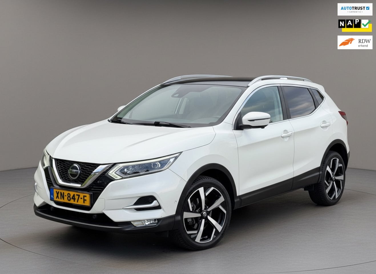 Nissan Qashqai - 1.2 Tekna 1.2 Tekna, panoramadak, trekhaak, camera, vele opties, 1 e eigenaar, NL auto met nap - AutoWereld.nl