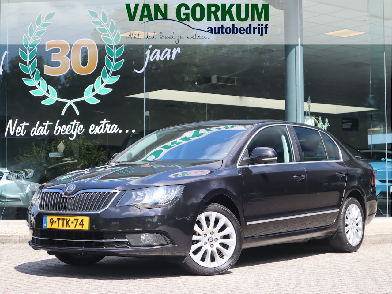 Skoda Superb - 1.4 TSI Ambition Business Navi / Climate / Pdc / Bluetooth Voldoende APK - AutoWereld.nl