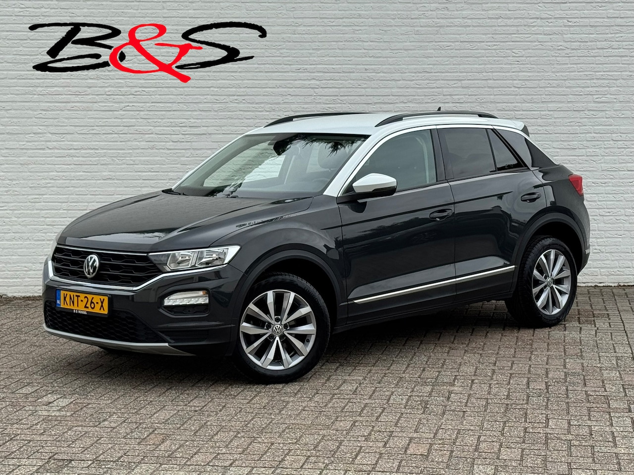 Volkswagen T-Roc - 1.5 TSI Sport Camera Adaptieve cruise Digitaal dashboard Pdc voor+achter - AutoWereld.nl